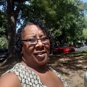 Meet your Posher, Laura